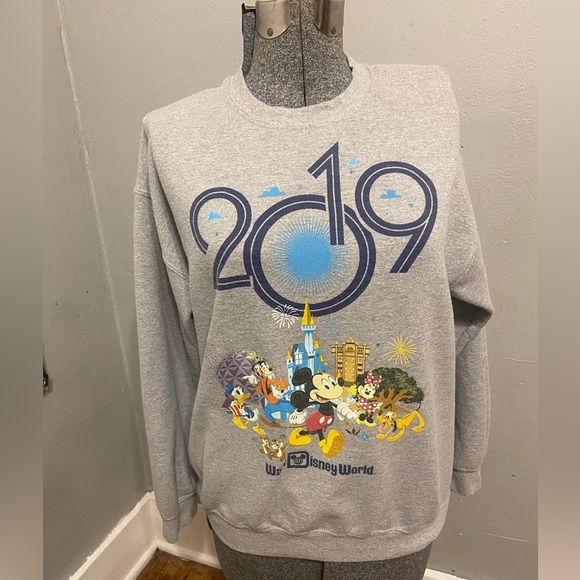 Walt Disney World Womens Size Large Gray Sweatshirt 2019 - Picture 1 of 5